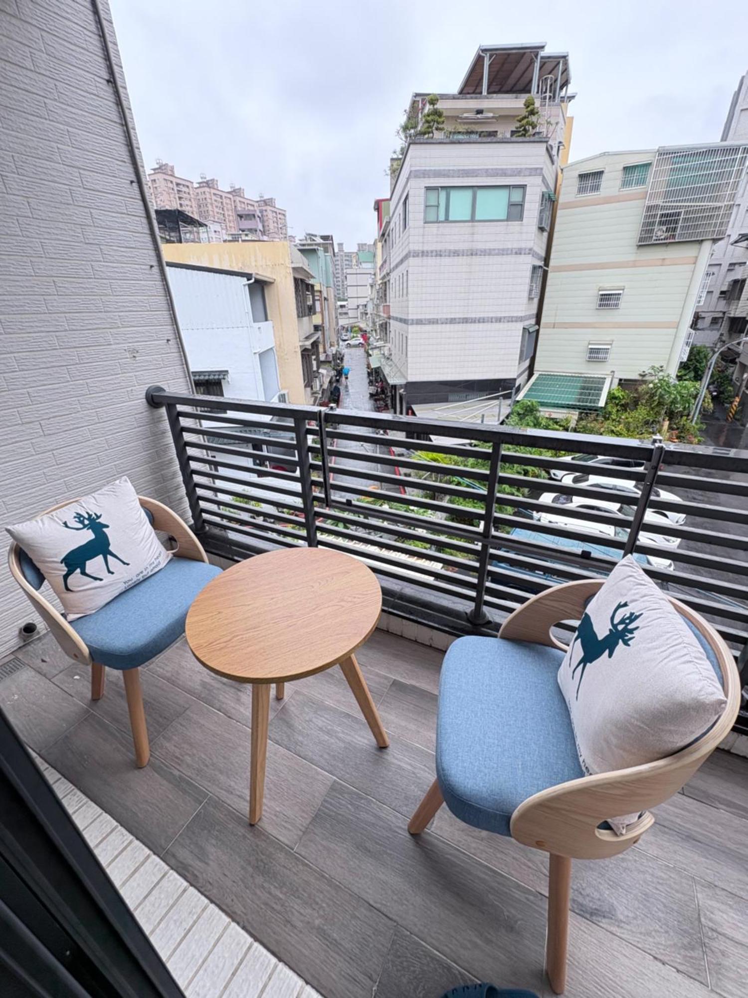 Kaohsiung Raifong Corner Homestay Exterior photo